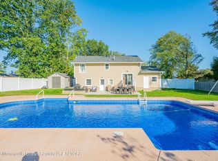 852 Girard Rd, Toms River, NJ 08753