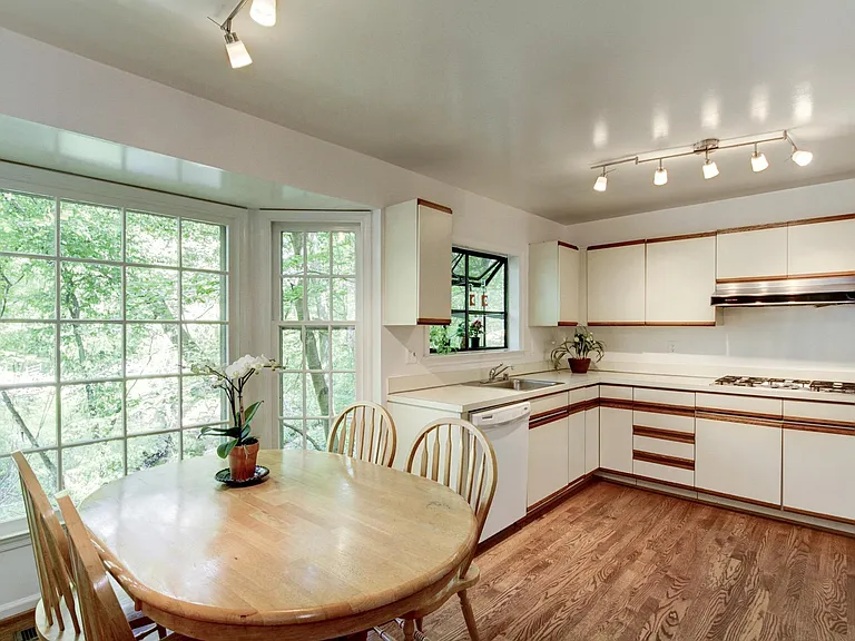 13 Avalon Ct — Photo 10