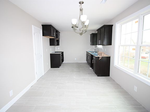 4th image of 104 Coswald Ct