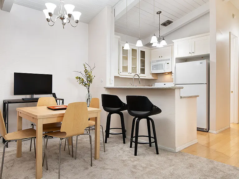 6505 Green Valley Cir #301 — Photo 7