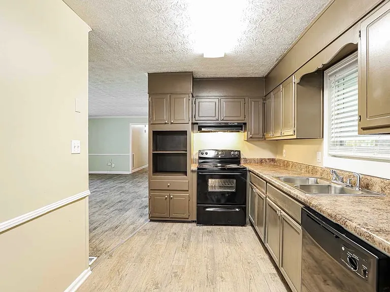 2397 Shire Ct — Photo 7