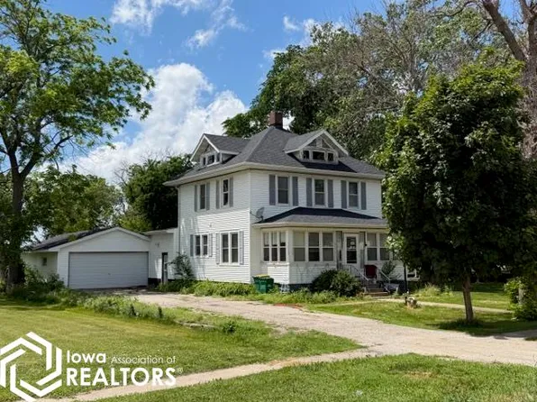 222 S Main St, Kanawha, IA 50447