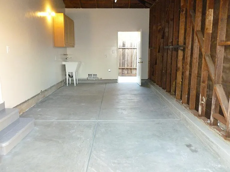 437 Central Ct — Photo 21