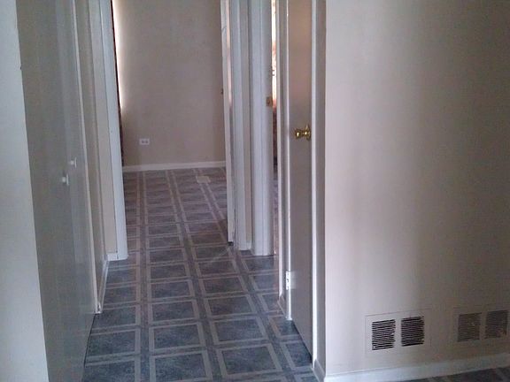 5th image of 10825 S Vincennes Ave