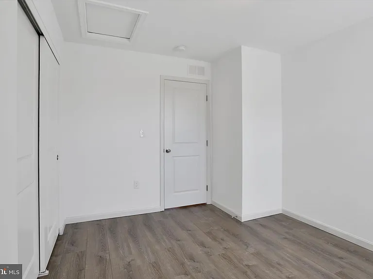 28 Long Bend Dr — Photo 26