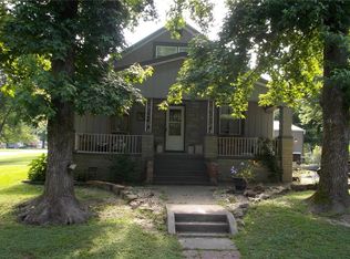 406 S 4th St, Coulterville, IL 62237