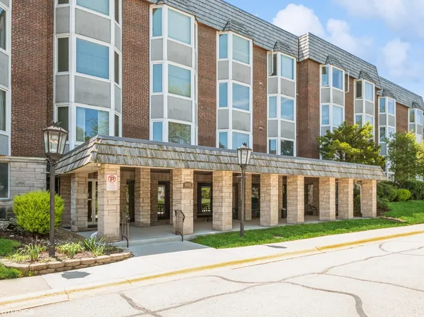 600 Thames Pkwy APT 3G, Park Ridge, IL 60068