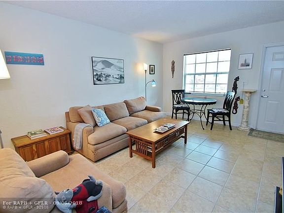 3rd image of 2660 NE 8th Ave APT 104
