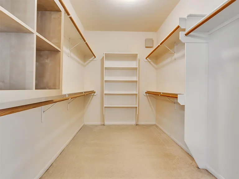 13315 Georgetown Dr — Photo 20