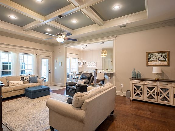 3rd image of 4546 Amelia Cir