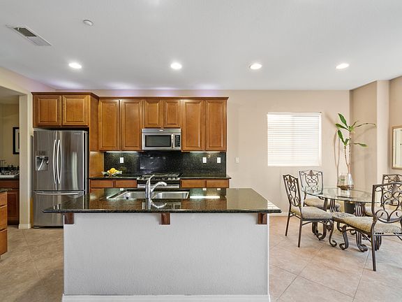 2nd image of 538 Chandler Ct
