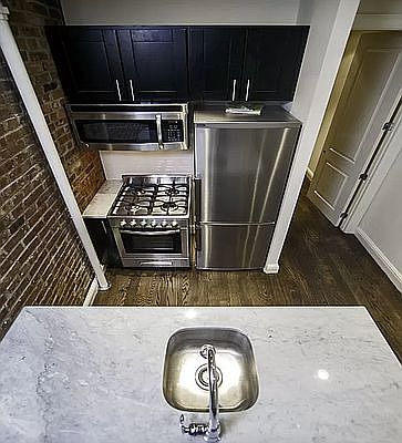 3rd image of 400 E 74th St #41