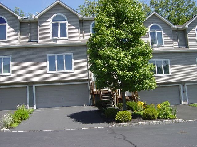 57 Leif Blvd Front View