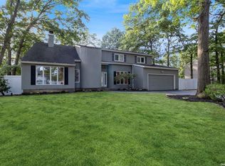 16 Sharon Dr, Coram, NY 11727