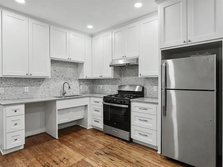 2506 E Cesar Chavez St — Photo 14