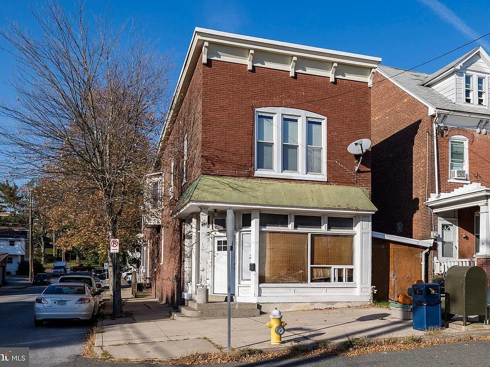 901 Queen St #2