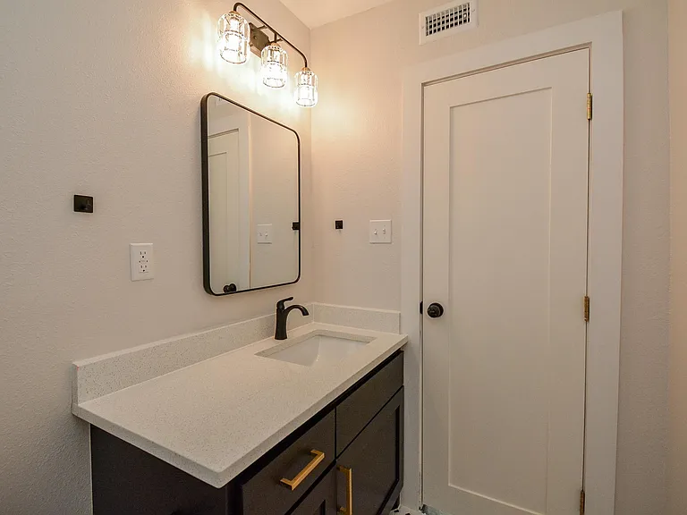 2916 Arbor St — Photo 9