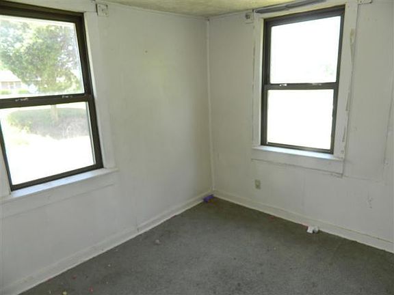 4th image of 3376 Alum Springs Rd