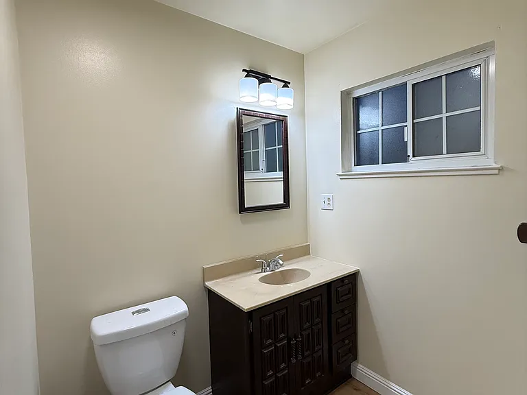 553 Waite Ave — Photo 16