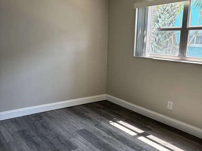 321 Johnson Ave — Photo 9