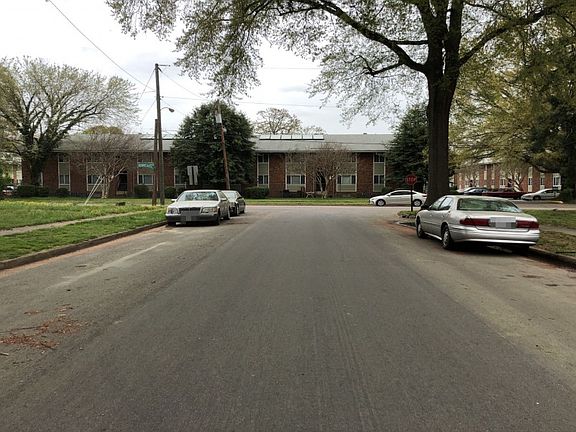 5th image of 3616 Montrose Ave