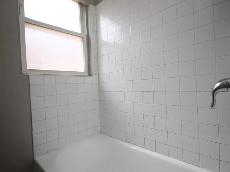 1338 W Argyle St #1N — Photo 6