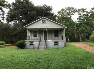 2460 Mountain View Rd, Hickory, NC 28602