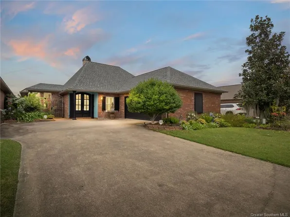 2136 La Cache Dr, Lake Charles, LA 70601