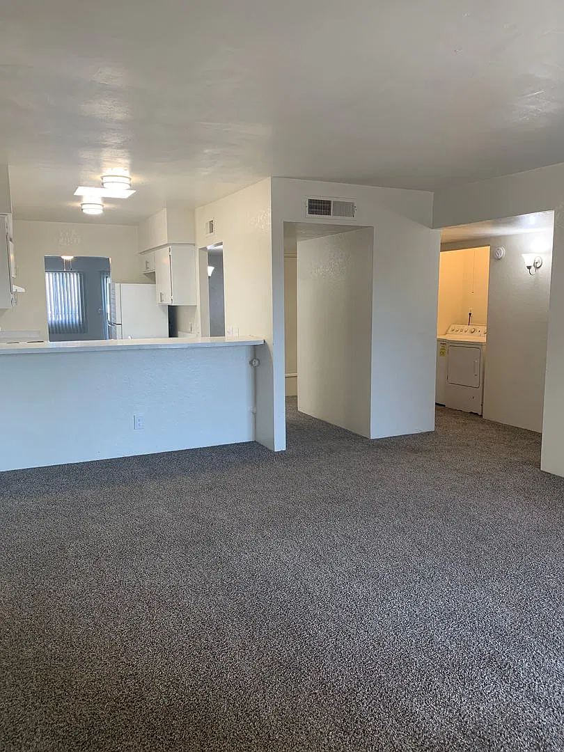 Taylor Heights Apartments — Photo 1