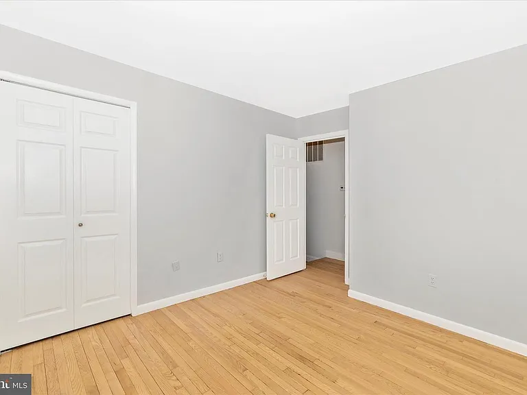 674 College Pkwy — Photo 30