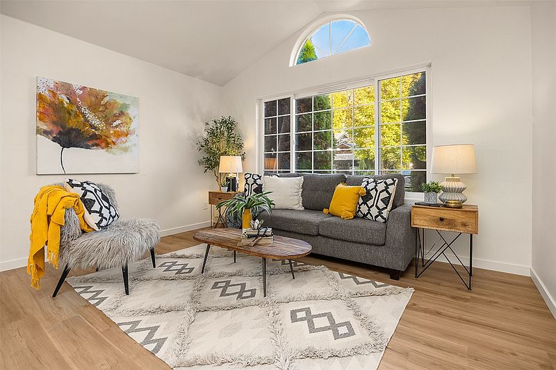 3rd image of 1008 96th Avenue SE
