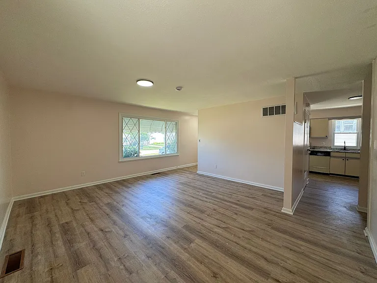3415 Center Dr — Photo 11