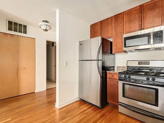 1935 S Archer Ave #215 — Photo 27