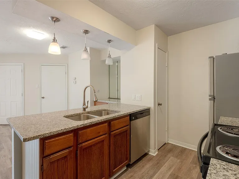 2402 Sycamore Ave #D6 — Photo 17