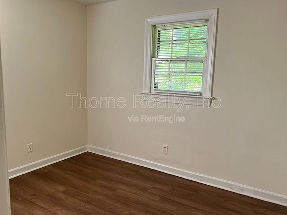 4th image of 501 Nelson St