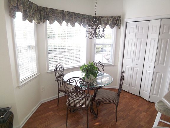 Breakfast Room 