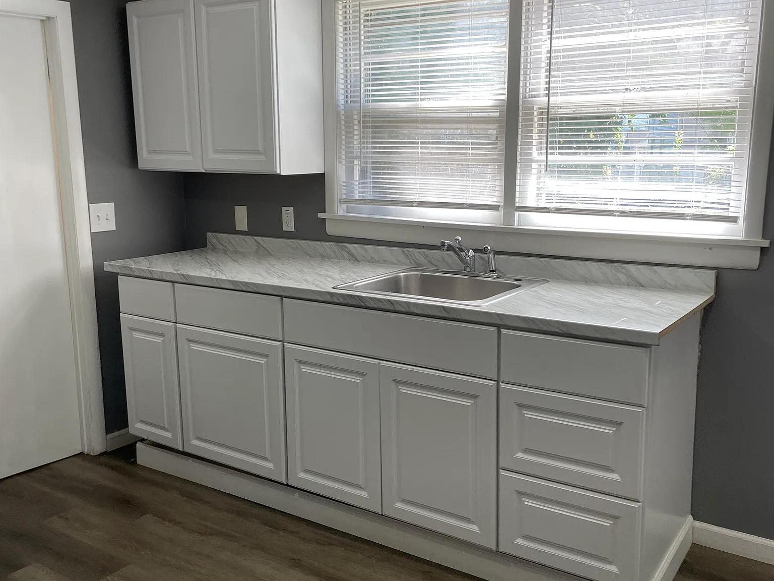 3 bed, 1.0 bath, 3185 sqft, $2,000 — Photo 1