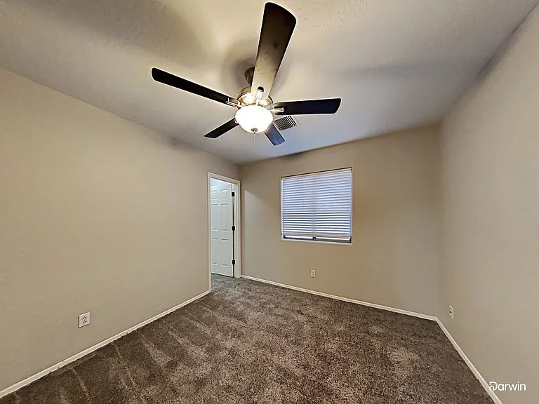 7218 S 37th Dr — Photo 14