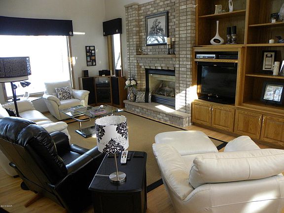 4th image of 10090 Leaf Ln NW