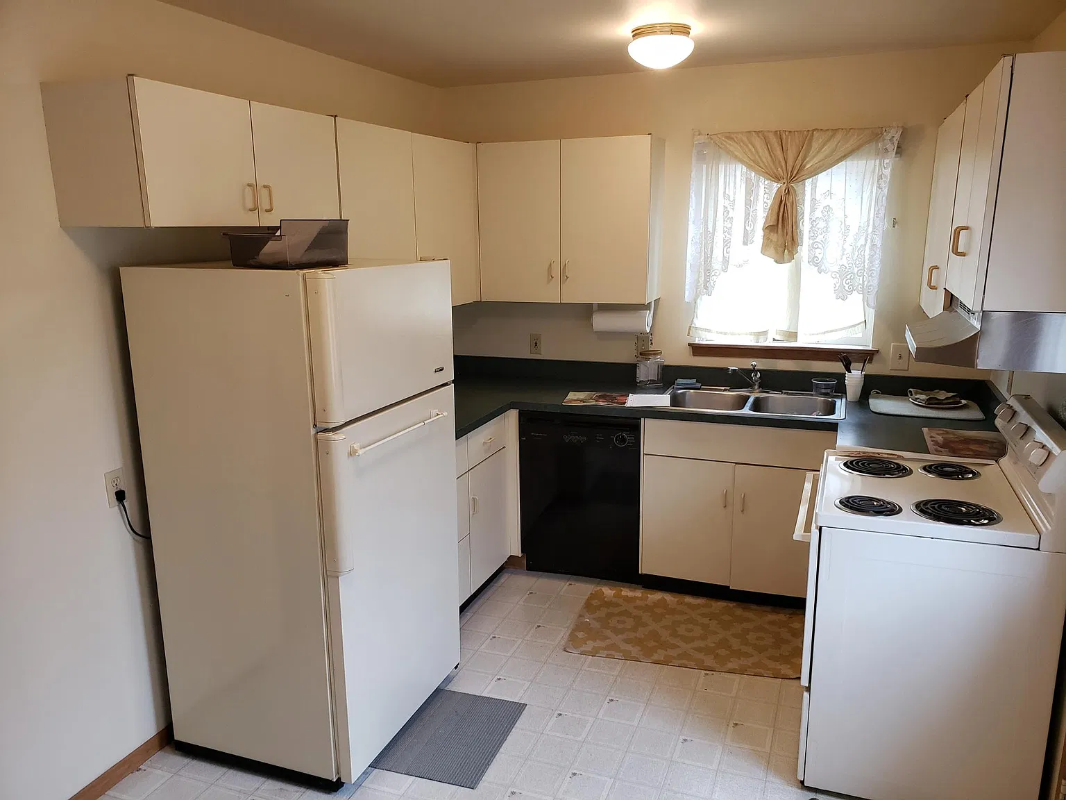 2 bed, 1.5 bath, 1000 sqft, $1,025 — Photo 4
