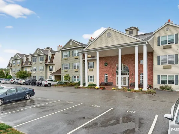 7308 Richmond Rd, West Milford, NJ 07480