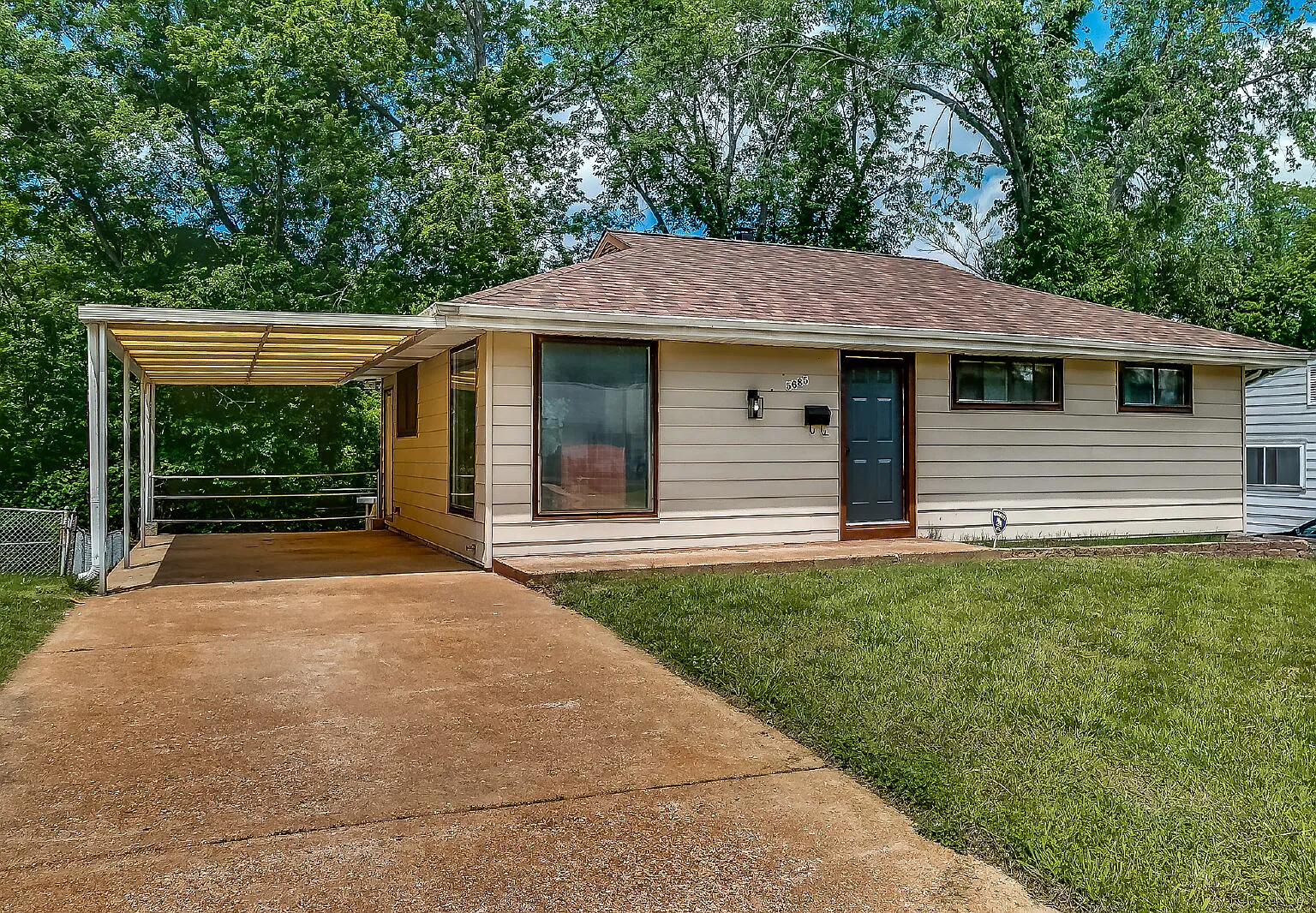 3 bed, 1.0 bath, $1,325 — Photo 3