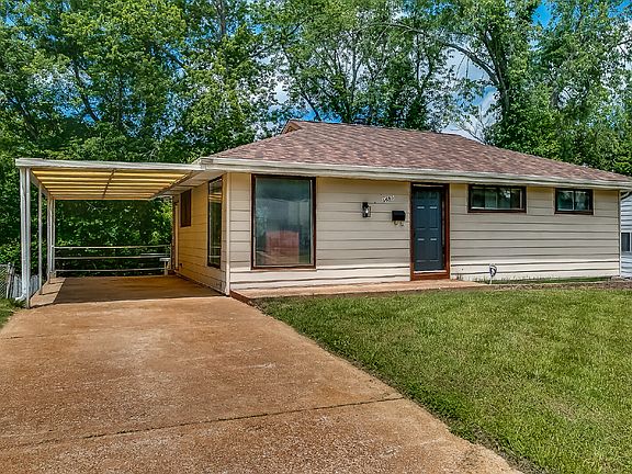 3rd image of 5685 Parchester Dr