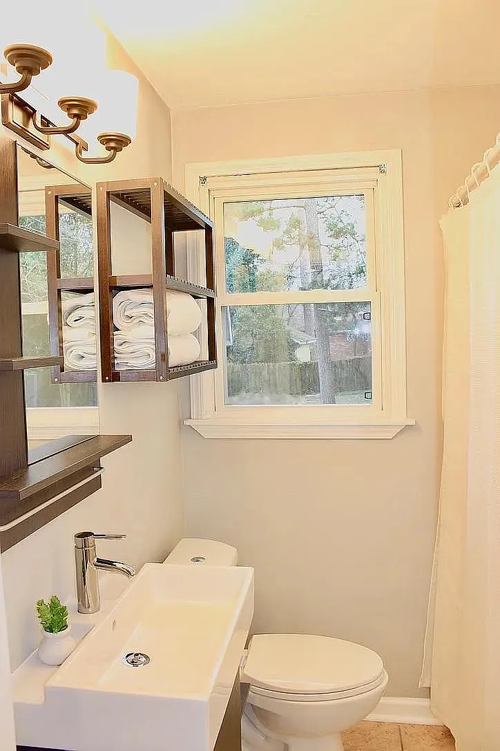 3 bed, 1200 sqft, $2,500 — Photo 3