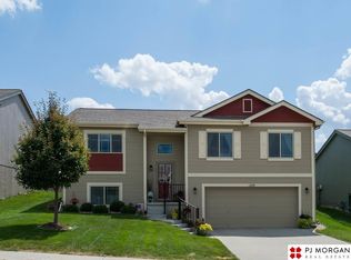 16927 Camden Ave, Omaha, NE 68116