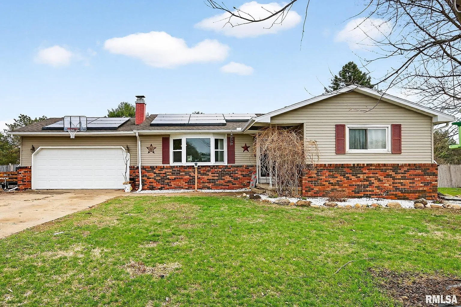 200 Falcon Dr photo 1