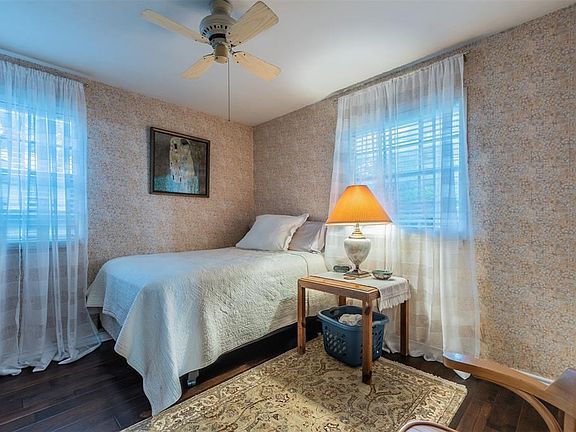 4th image of 3006 Stafford St
