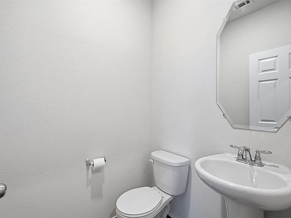 5th image of 25626 Pannier Pl