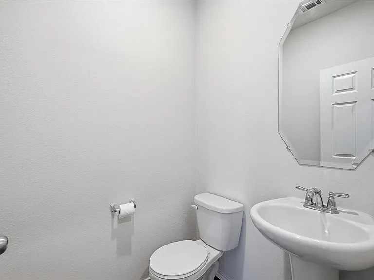 25626 Pannier Pl — Photo 4