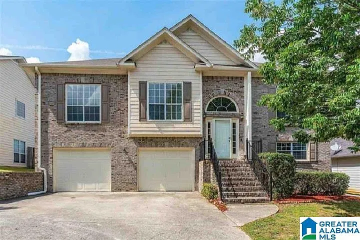 4 bed, 3.0 bath, 2290 sqft, $2,500 — Photo 1